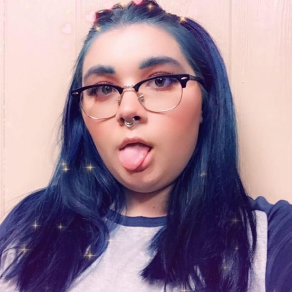 Meet your Posher, Josie - Picture 1 of 1